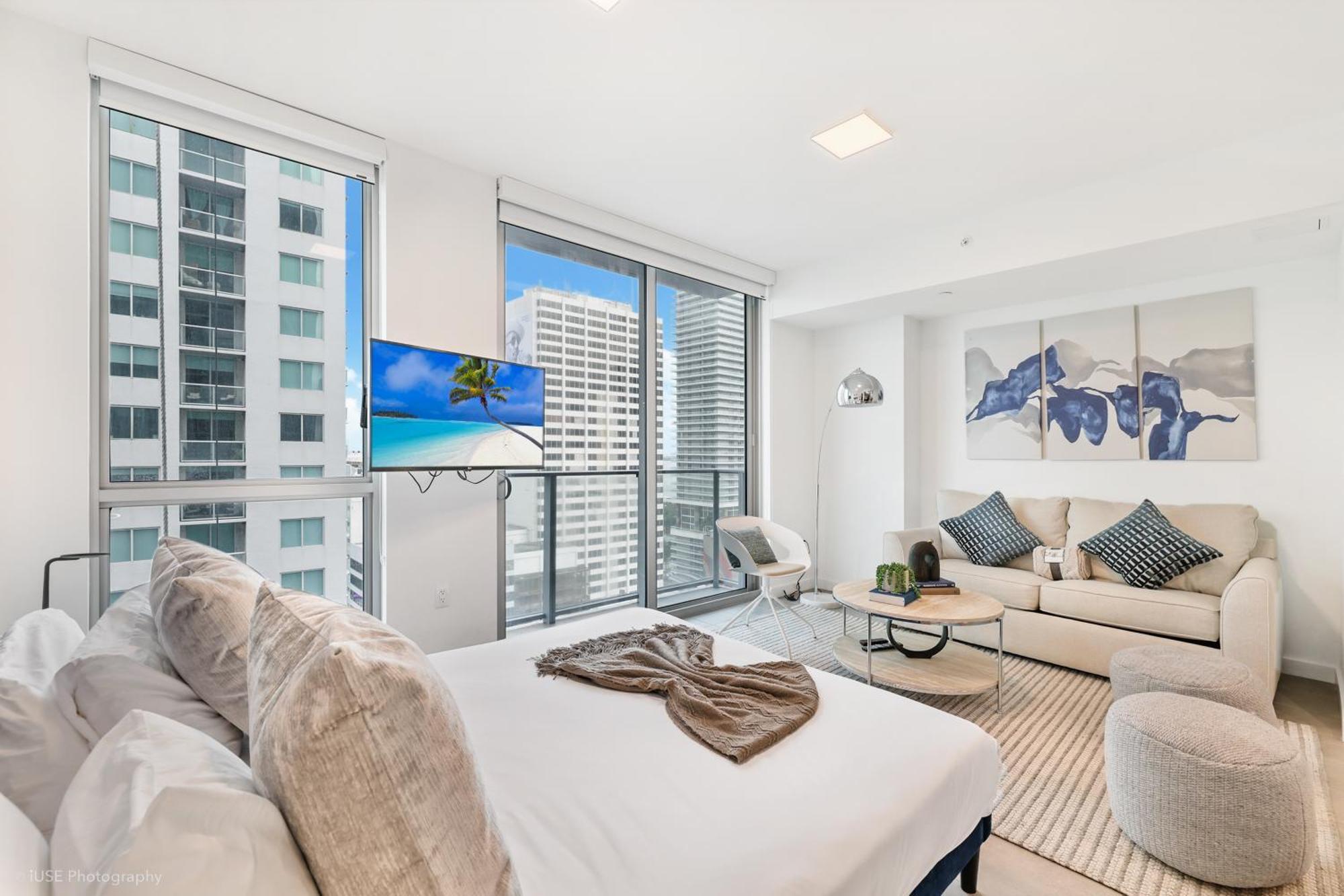 Modern Luxe Studio In Downtown Miami With Rooftop Pool And Gym Apartment Miami